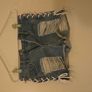 Side laced jean shorts